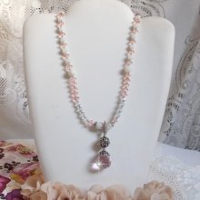 Halskette mit Anhänger Irisierende Rose, bestickt mit Swarovski-Kristallen, 925er Silber und Mondsteinen